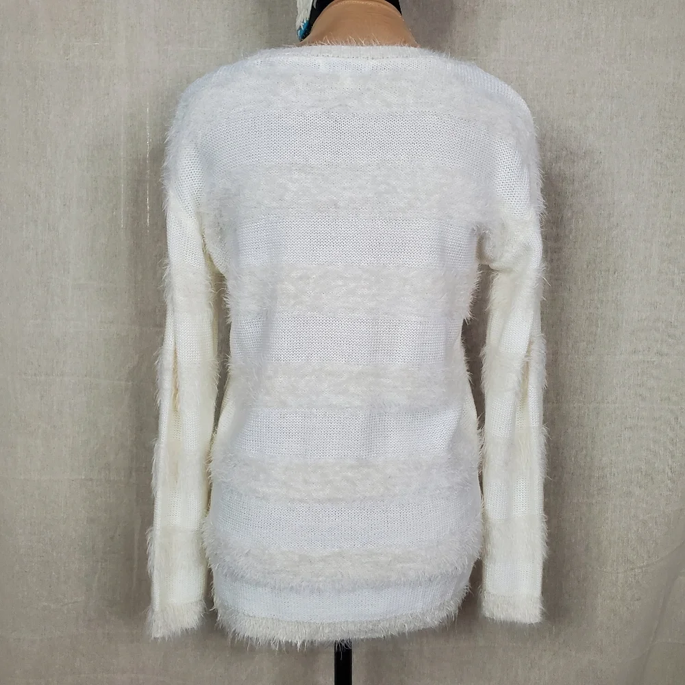 ♡ Josepeh A. Cream Long Sleeve Striped Eyelash Fur Sweater Size Medium - Picture 2 of 7
